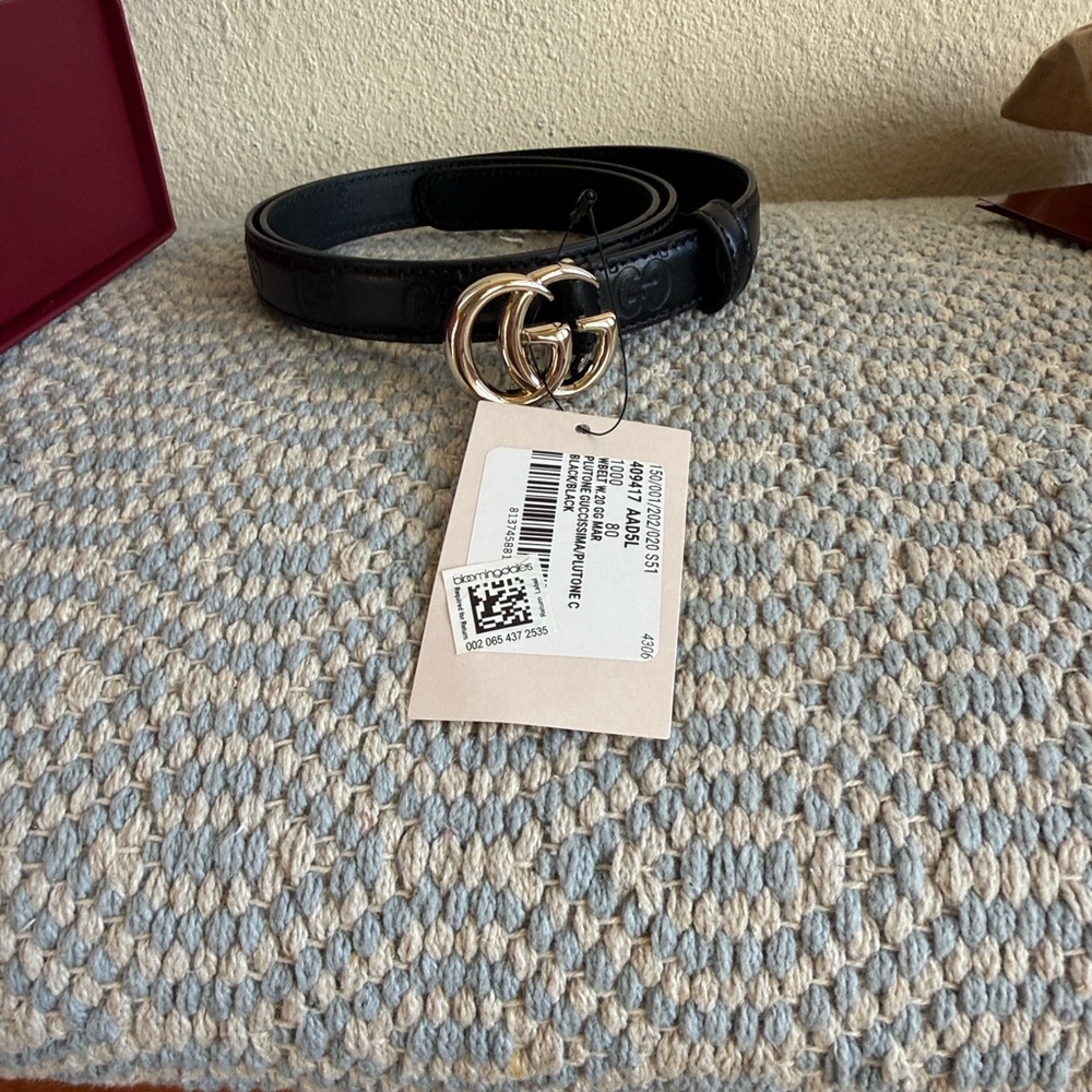 Gucci Black Leather Belt with light gold tone double G with Box/Gucci gift bag - Picture 2 of 8